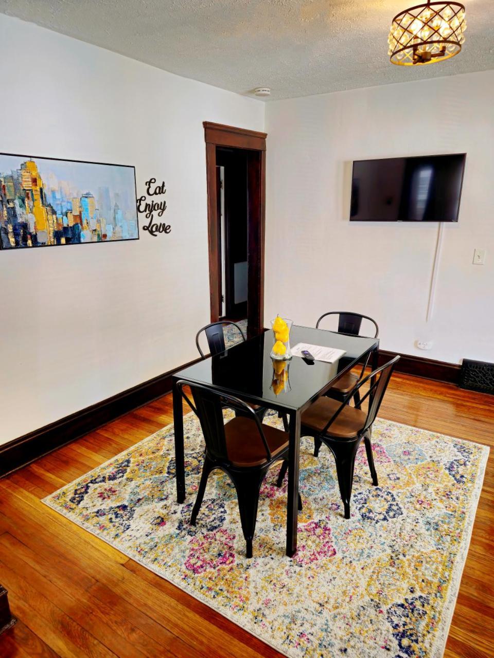 Вилла Lovely! Near Cleve Clinic/Uh/Cwru/Dwntwn W/Porch Кливленд Экстерьер фото