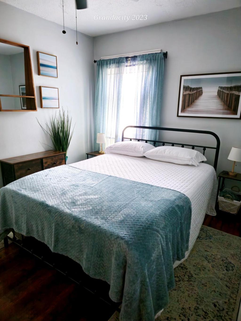 Вилла Lovely! Near Cleve Clinic/Uh/Cwru/Dwntwn W/Porch Кливленд Экстерьер фото